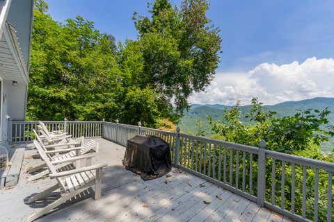 Photo of 889 Big Ridge Rd, Franklin, NC 28734 (MLS # 26048265)