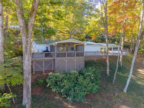 Photo of 30 Middle Dr, Franklin, NC 28734 (MLS # 26042414)