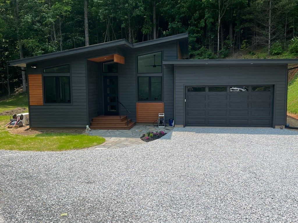 Photo of 95 West Round Top Rd, Almond, NC 28702 (MLS # 26045351)