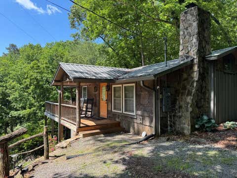 Photo of 260 Stockman Dr, Franklin, NC 28734 (MLS # 26047538)