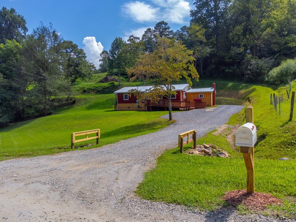 Photo of 267 Hensley Cemetery Rd, Whittier, NC 28789 (MLS # 26041994)