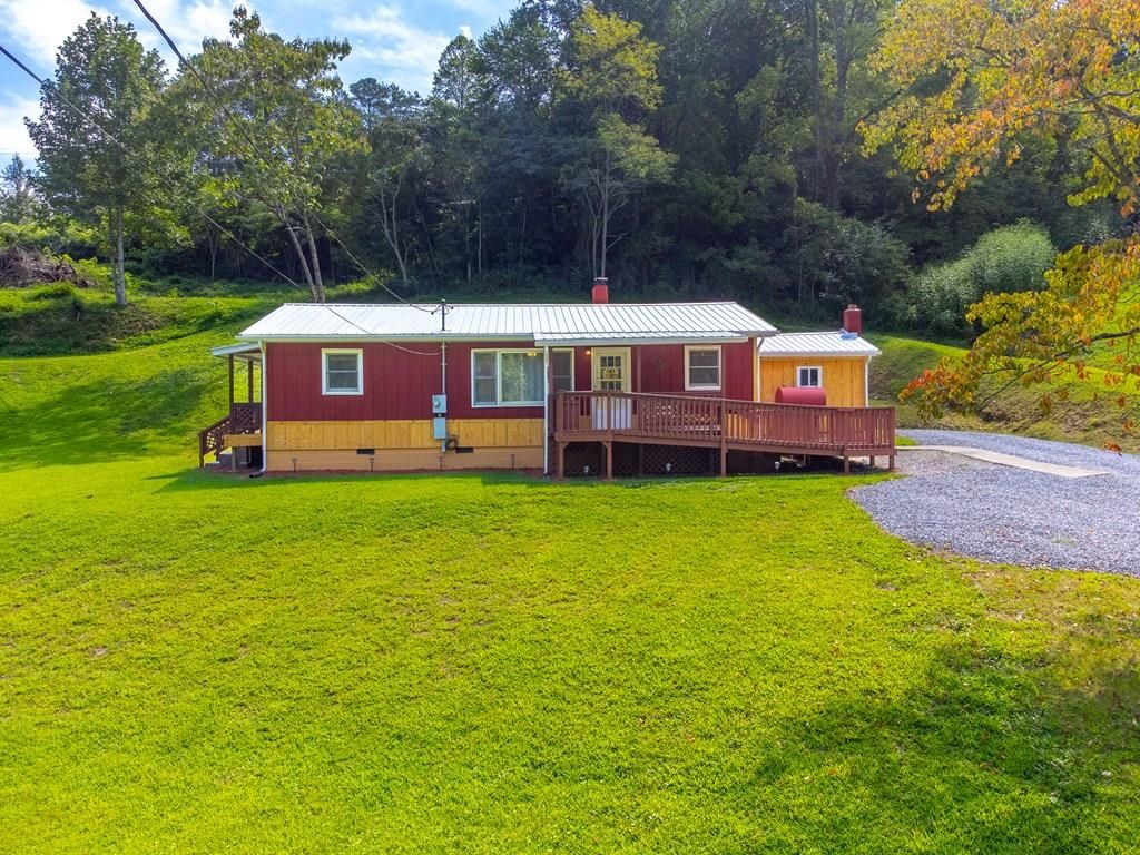 Photo of 267 Hensley Cemetery Rd, Whittier, NC 28789 (MLS # 26041994)