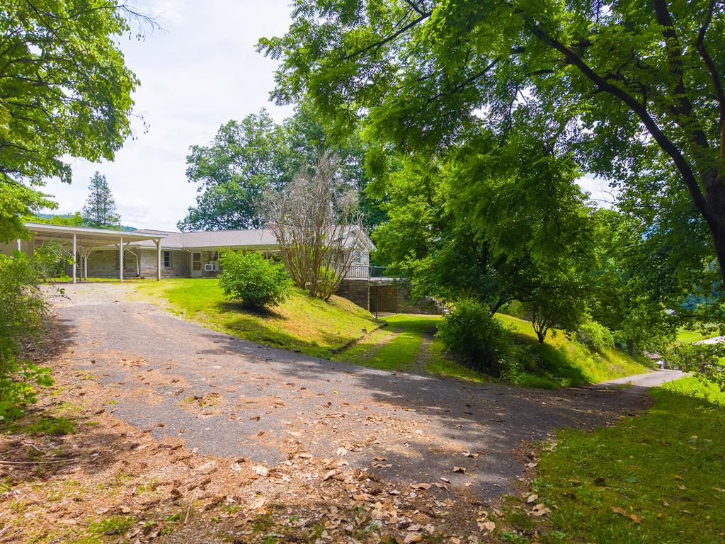222 Mitchell Mountain Road