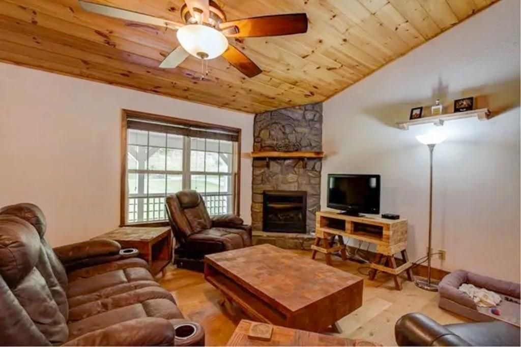 Photo of 30 Georgia Ave, Bryson City, NC 28713 (MLS # 26047204)