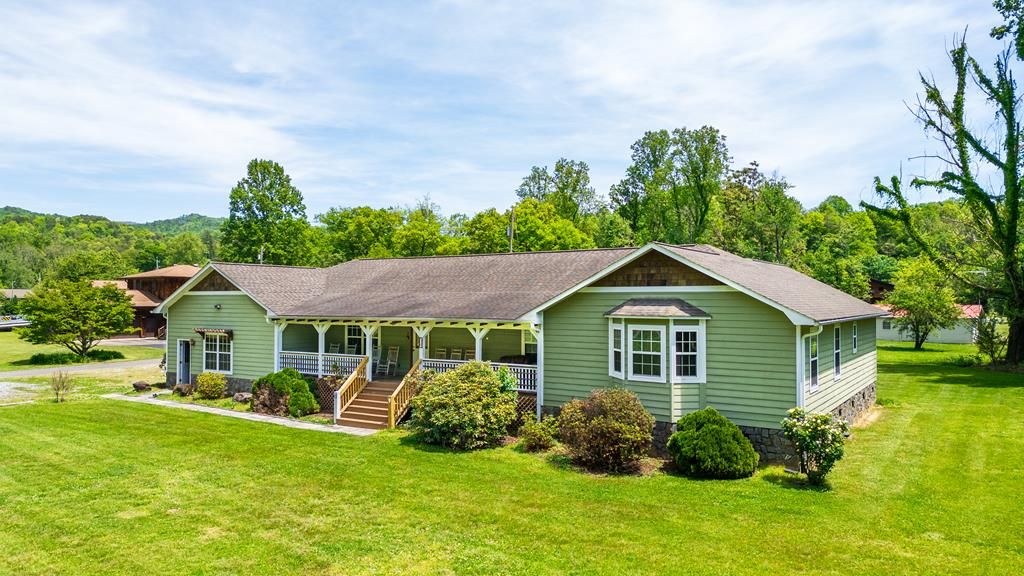 Photo of 30 Georgia Ave, Bryson City, NC 28713 (MLS # 26047204)