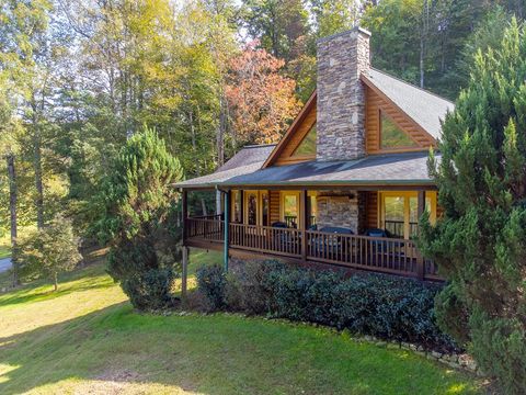 Photo of 25 Black Oak Drive, Hayesville, NC 28904 (MLS # 26042355)