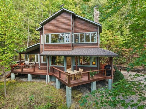 Photo of 532 Mason Rd, Bryson City, NC 28713 (MLS # 26042309)