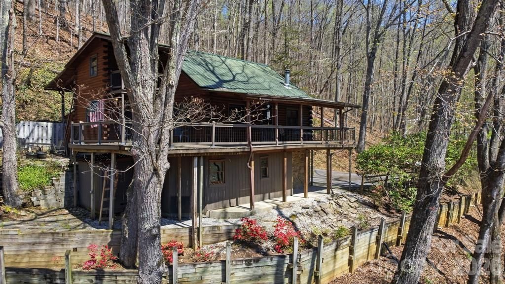Photo of 1837 E Alarka Road, Bryson City, NC 28713 (MLS # 26046862)
