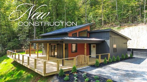 Photo of 338 Forest Glen Trl, Franklin, NC 28734 (MLS # 26042196)
