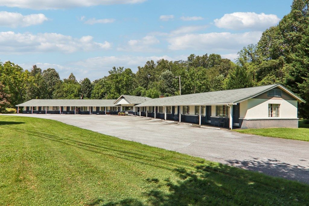 Photo of 3144 Us 441,N, Whittier, NC 28789 (MLS # 26041825)