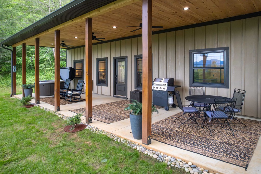 339 Honey Locust Trail