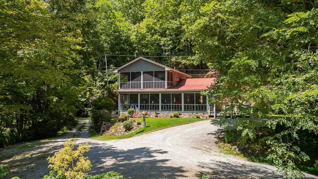Photo of 146 W. Stecoah Heights, Robbinsville (Graham), NC 28771 (MLS # 26041731)