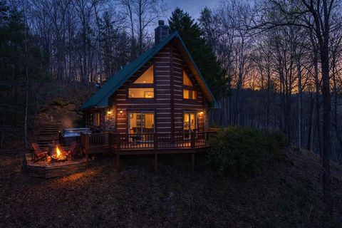 Photo of 183 Ridge Place, Bryson City, NC 28713 (MLS # 26046877)