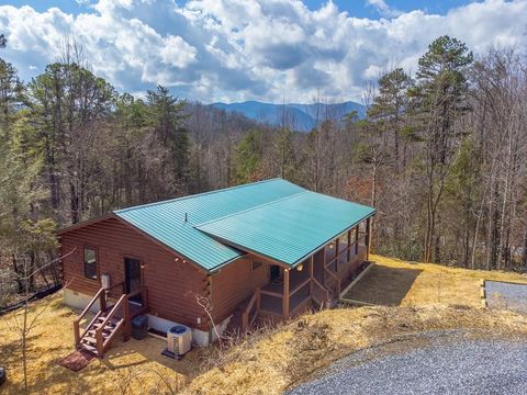 Photo of 677 Ridgetop Circle, Whittier, NC 28789 (MLS # 26045468)