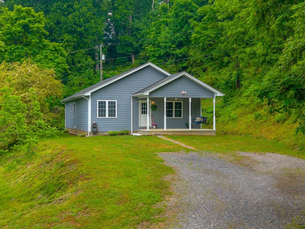 Photo of 79 Harris Circle, Sylva, NC 28779 (MLS # 26047330)
