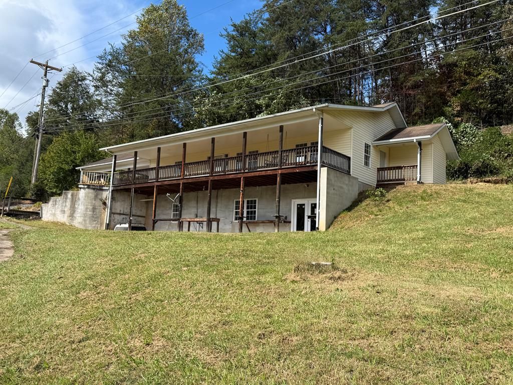 Photo of 66 66 Cooper Farm Rd, Whittier, NC 28789 (MLS # 26042325)