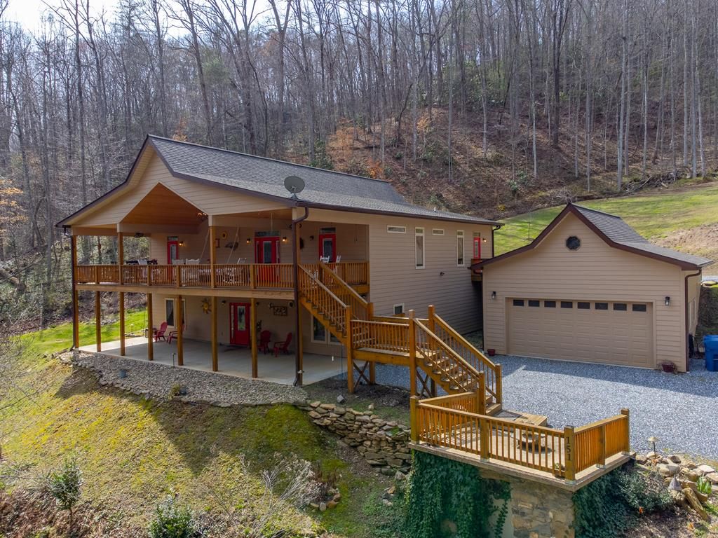 Photo of 151 High Grove Parkway, Whittier, NC 28789 (MLS # 26046692)