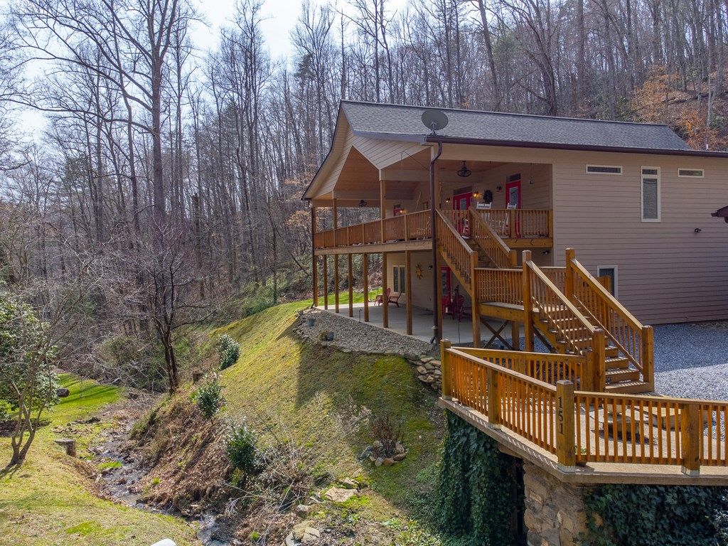 Photo of 151 High Grove Parkway, Whittier, NC 28789 (MLS # 26046692)