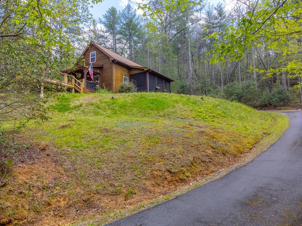 Photo of 138 Hubbell Lane, Robbinsville, NC 28771 (MLS # 26047030)