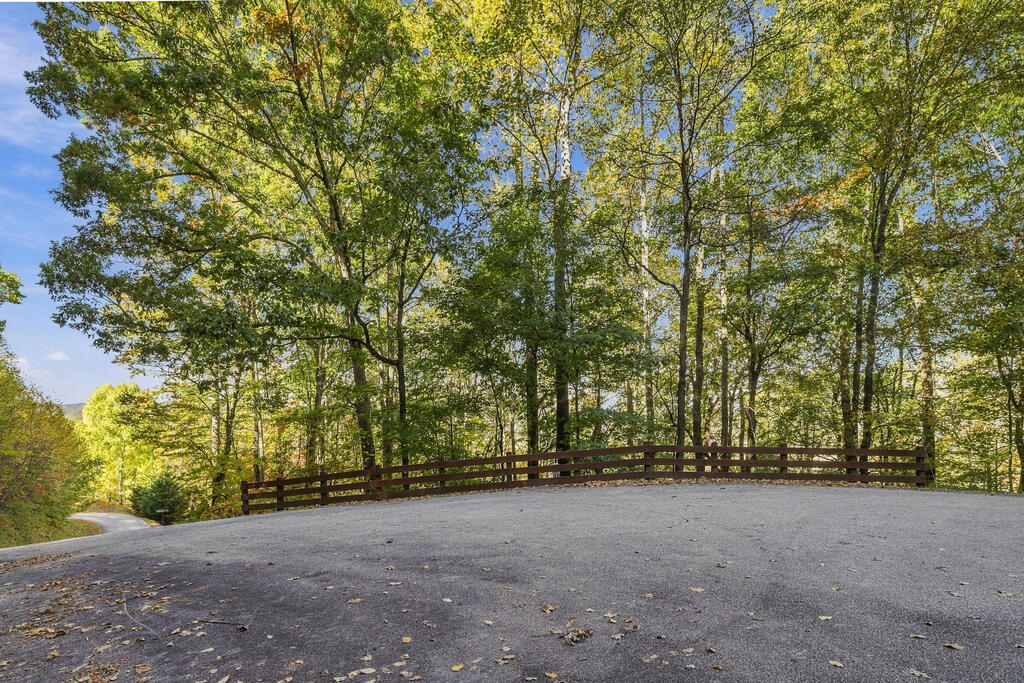 00 Featherstone Drive