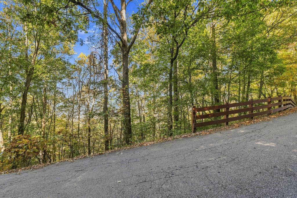 00 Featherstone Drive
