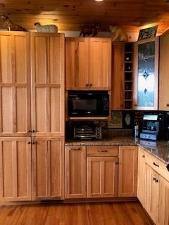 Almond, North Carolina 28702, United States, 4 Bedrooms Bedrooms, ,4 BathroomsBathrooms,Residential,Active,163950