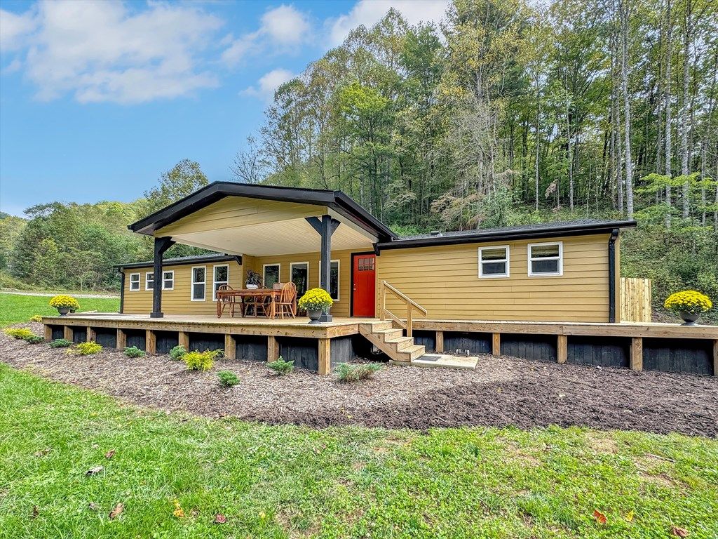 Photo of 70 Icicle Ridge, Sylva, NC 28779 (MLS # 26042519)