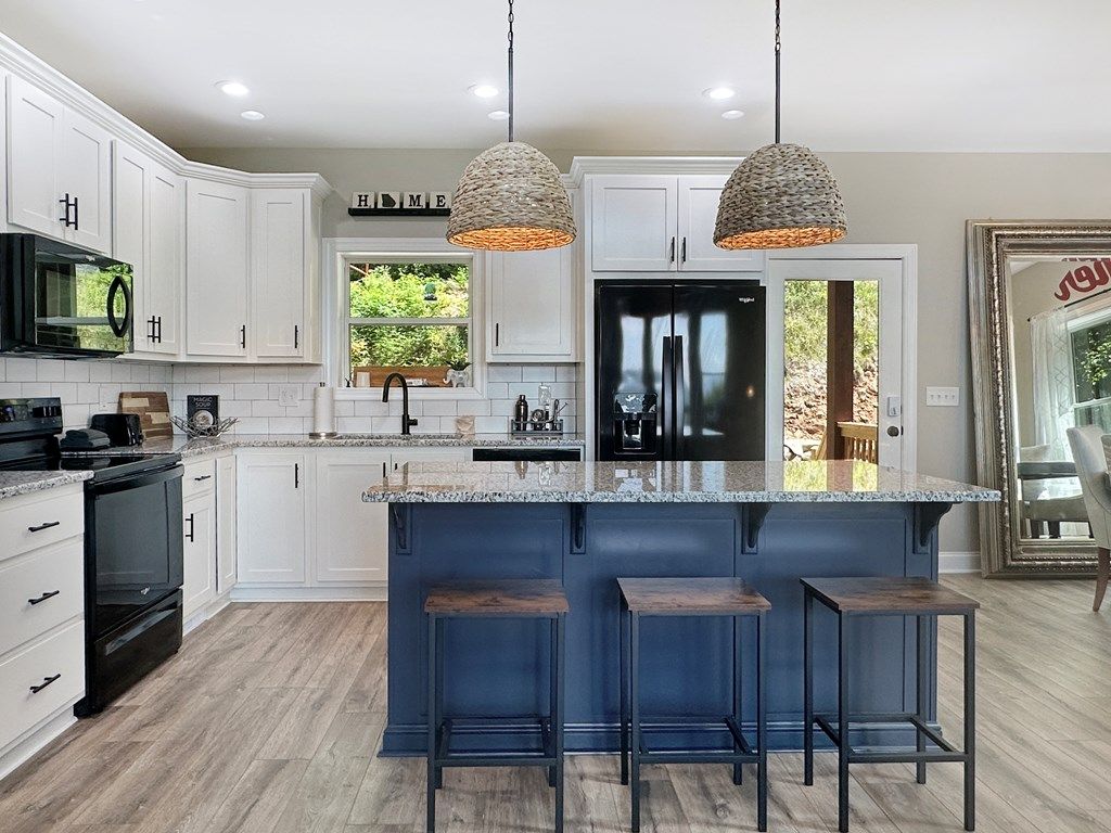 Photo of 1105 Falls View Drive, Bryson City, NC 28713 (MLS # 26042009)