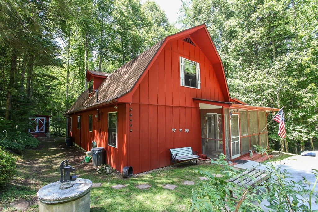 Photo of 160 Woodridge Lane, Robbinsville (Graham), NC 28771 (MLS # 26041516)