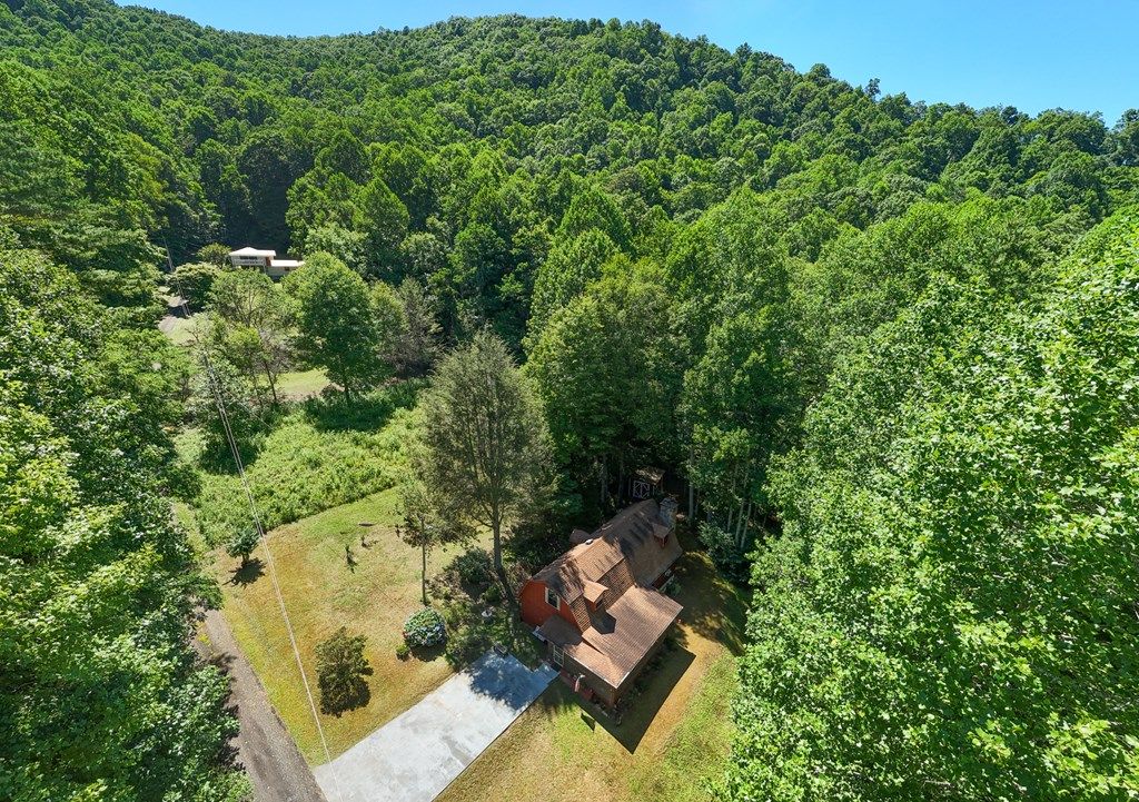Photo of 160 Woodridge Lane, Robbinsville (Graham), NC 28771 (MLS # 26041516)