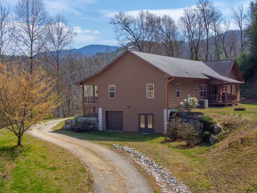 Photo of 1960 Atoah Road, Robbinsville (Graham), NC 28771 (MLS # 26046895)