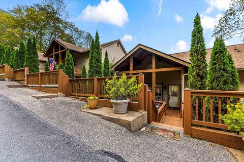 Photo of Unit 3 100 Sawgrass Dr, Whittier, NC 28789 (MLS # 26045424)