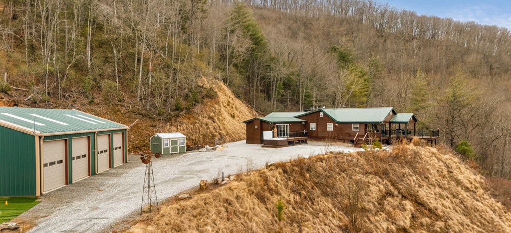 833 Fox Run Rd