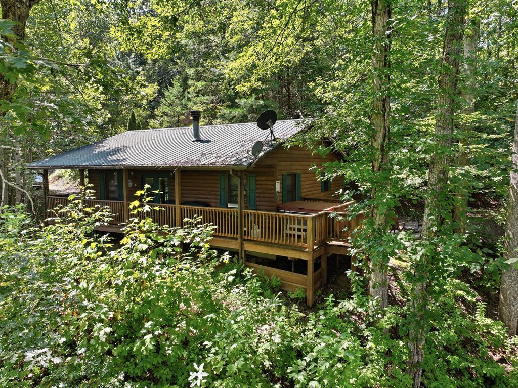 Photo of 304 Rustys Ridge, Bryson City, NC 28713 (MLS # 26048368)
