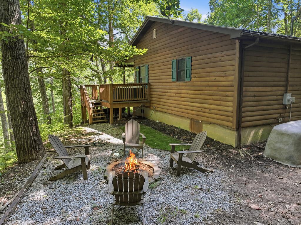 Photo of 304 Rustys Ridge, Bryson City, NC 28713 (MLS # 26048368)