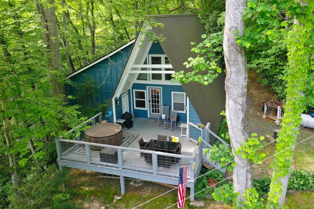 Photo of 35 Osceola Trl, Whittier, NC 28789 (MLS # 26047809)