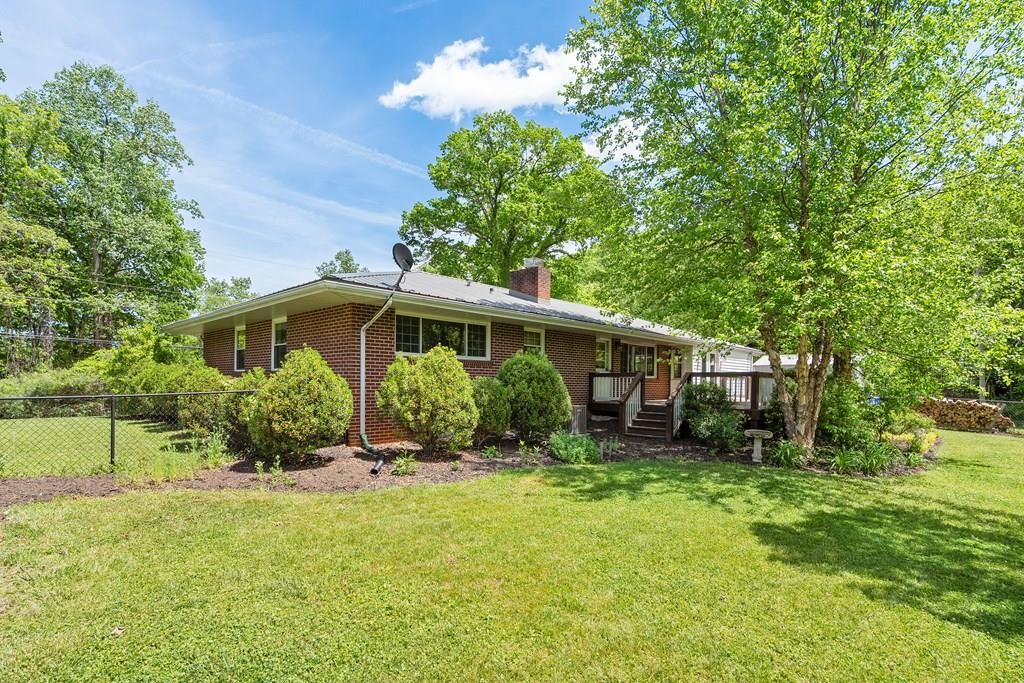 Photo of 132 Ridgeway St, Sylva, NC 28779 (MLS # 26047091)