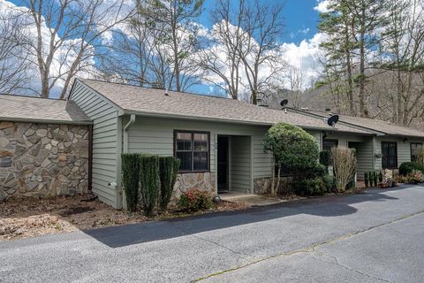 Photo of 850 Country Club Drive, Franklin, NC 28734 (MLS # 26045492)