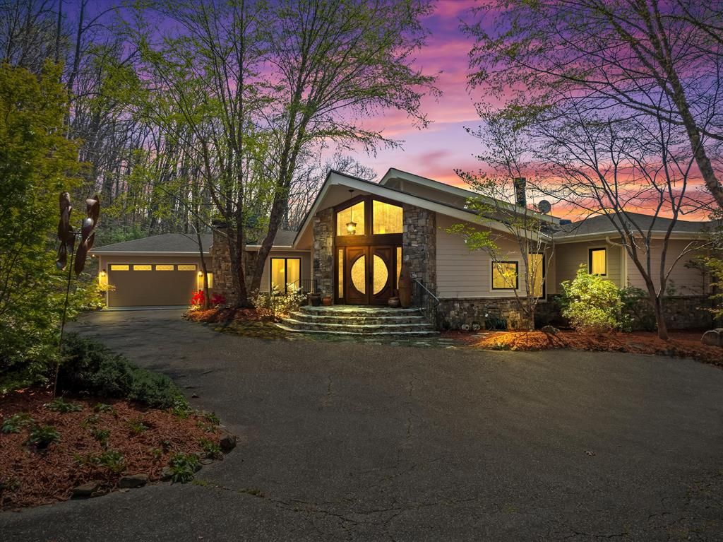 Photo of 221 Connection Circle, Robbinsville (Graham), NC 28771 (MLS # 26046900)