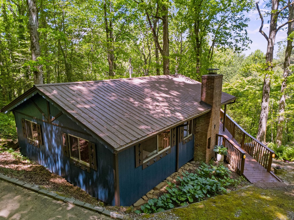 184 Pinecrest Lane