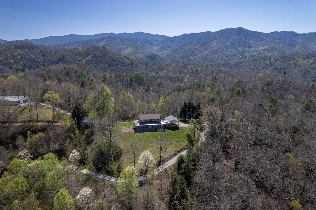 Photo of 175 Williams Way, Bryson City, NC 28713 (MLS # 26040635)