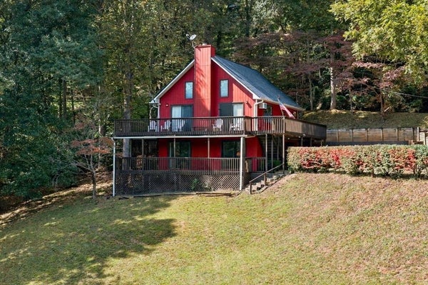 98 MEADOW VIEW RD, FRANKLIN, NC 28734 - Image b731ac13df76edd8caa1aedebc01a994/3760815420