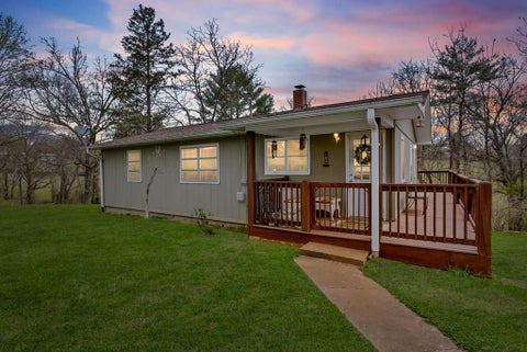 Photo of 103 Bidwell St, Franklin, NC 28734 (MLS # 26046871)