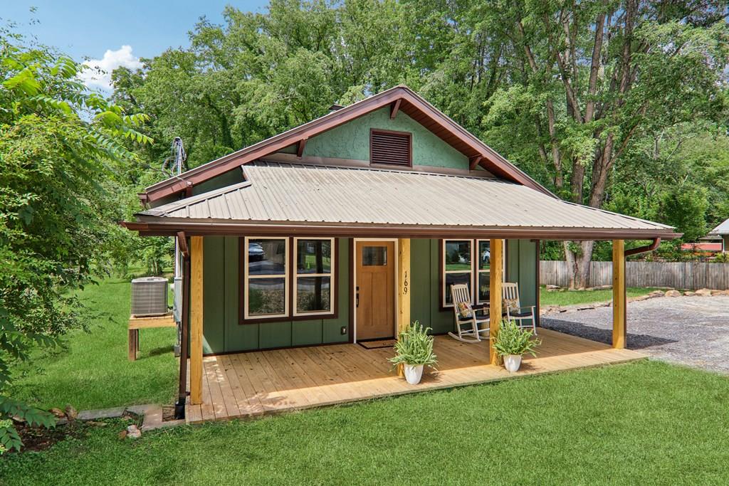 Photo of 169 East St, Waynesville, NC 28786 (MLS # 26047664)
