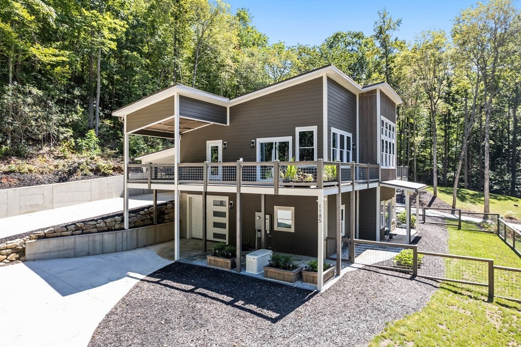 1185 Wallalieu Road