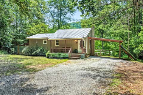 Photo of 564 Stamey Mountain Road, Franklin, NC 28734 (MLS # 26048239)