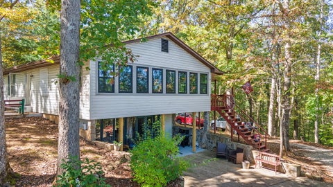 Photo of 93 Dale Drive, Franklin, NC 28734 (MLS # 26048831)