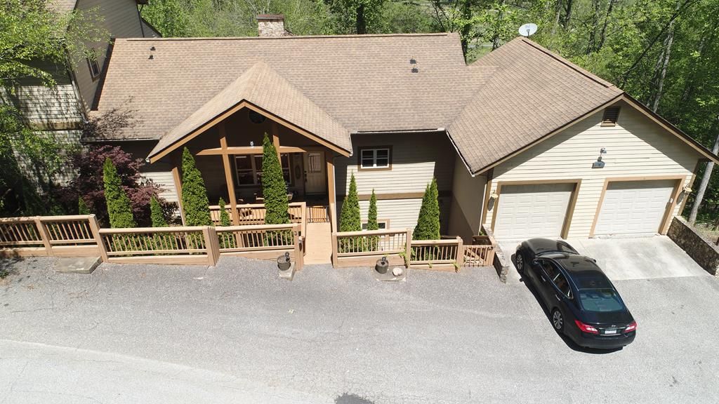 Photo of 76 Sawgrass Drive Unit 4 Dr, Whittier, NC 28789 (MLS # 26046985)