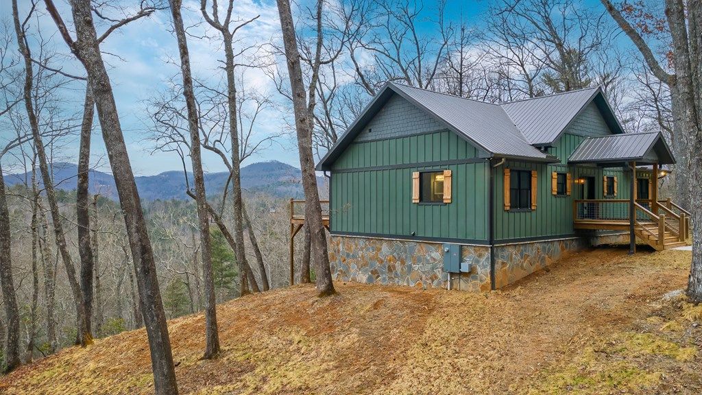 Photo of 960 Woods Mountain Trl, Cullowhee, NC 28723 (MLS # 26045380)