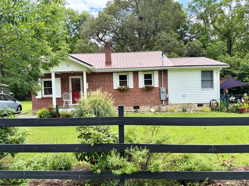 Photo of 27 &amp; 29 Bartlett St, Sylva, NC 28779 (MLS # 26048094)